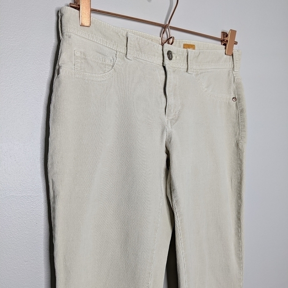 ✨3/$15 Anthro Pilcro and The Letterpress Serif cream corduroy pant 28 - Picture 4 of 11